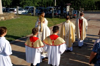 Uroczysta Msza św. pod przewodnictwem ks. Bpa Krzysztofa Chudzio – Peregrynacja Obrazu Najświętszego Serca Pana Jezusa (przywitanie)