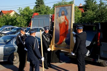 Uroczysta Msza św. pod przewodnictwem ks. Bpa Krzysztofa Chudzio – Peregrynacja Obrazu Najświętszego Serca Pana Jezusa (przywitanie)