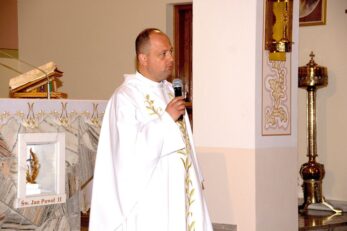 Podziękowanie dla członków Rady Parafialnej kończących swoją kadencję oraz wręczenie nominacji dla nowych członków Rady