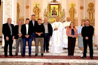 Podziękowanie dla członków Rady Parafialnej kończących swoją kadencję oraz wręczenie nominacji dla nowych członków Rady