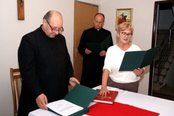 Podziękowanie dla członków Rady Parafialnej kończących swoją kadencję oraz wręczenie nominacji dla nowych członków Rady
