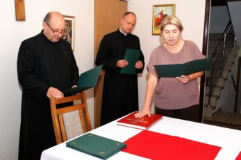 Podziękowanie dla członków Rady Parafialnej kończących swoją kadencję oraz wręczenie nominacji dla nowych członków Rady