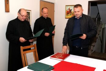 Podziękowanie dla członków Rady Parafialnej kończących swoją kadencję oraz wręczenie nominacji dla nowych członków Rady
