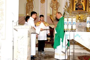 Poświęcenie różańców, szat liturgicznych dla ministrantów oraz figury Matki Bożej